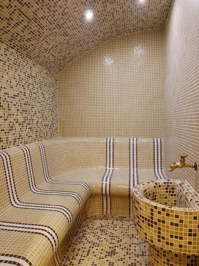 Family Hotel Chiflik Hills Экстерьер фото