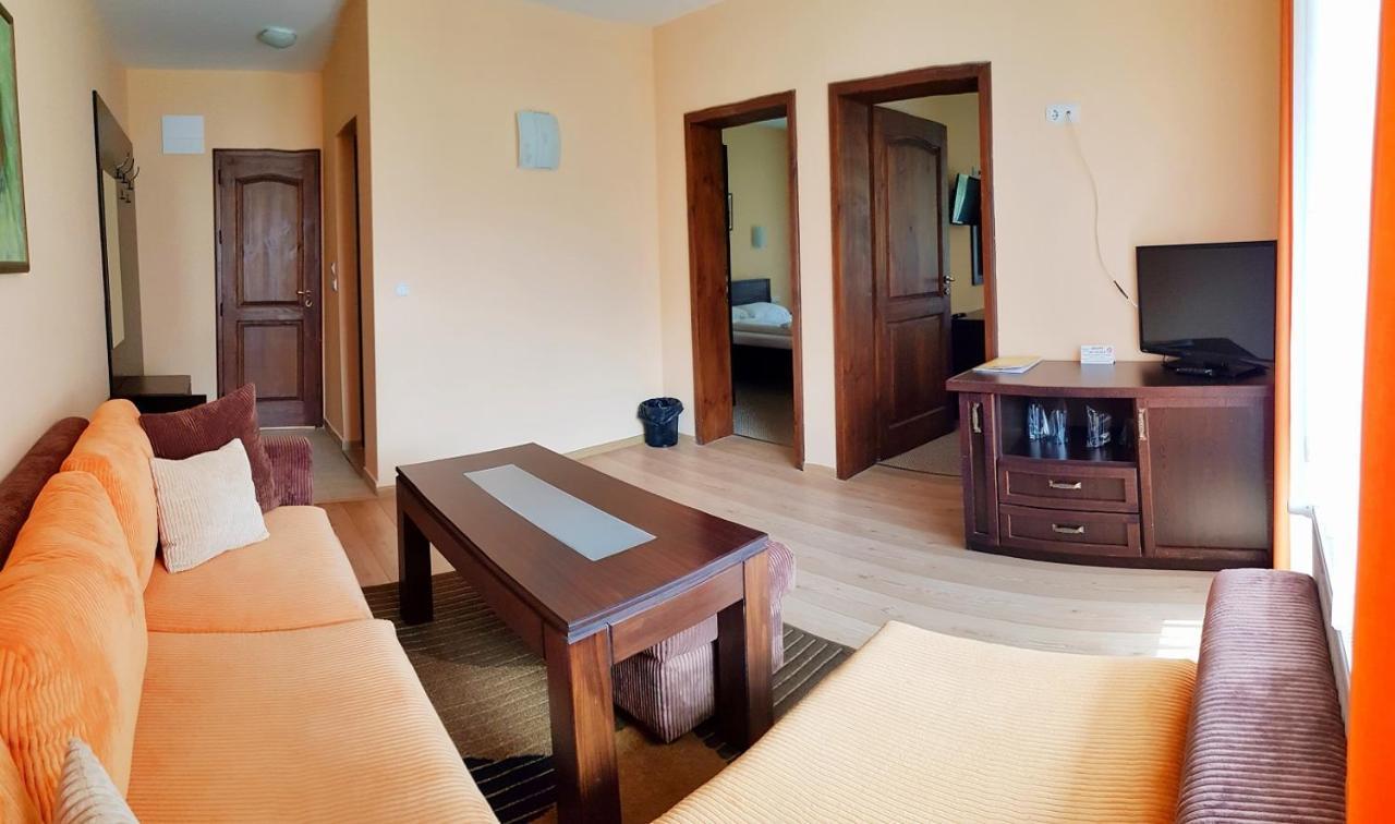Family Hotel Chiflik Hills Экстерьер фото