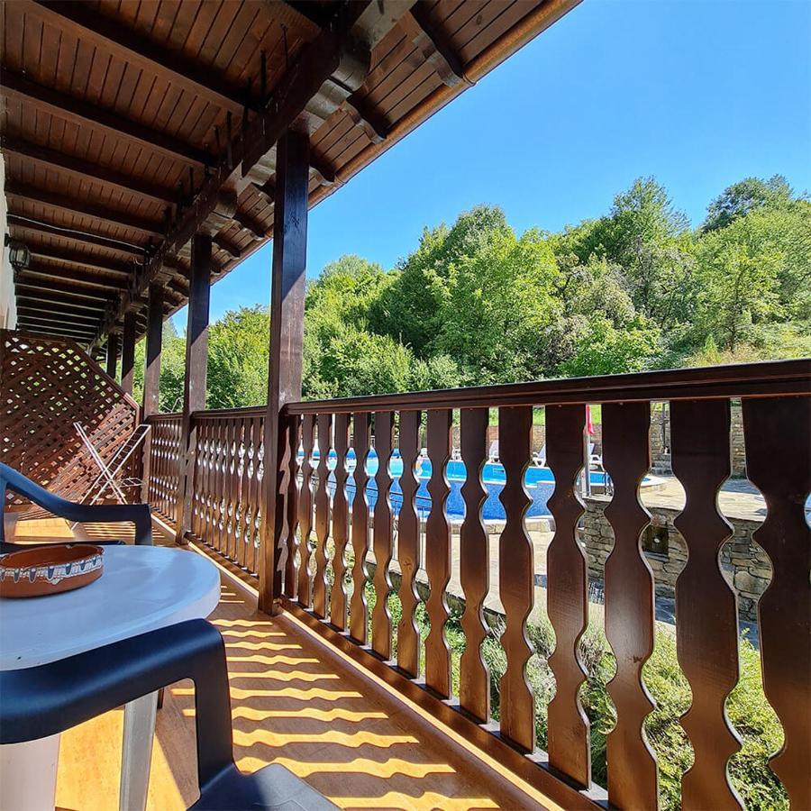 Family Hotel Chiflik Hills Экстерьер фото
